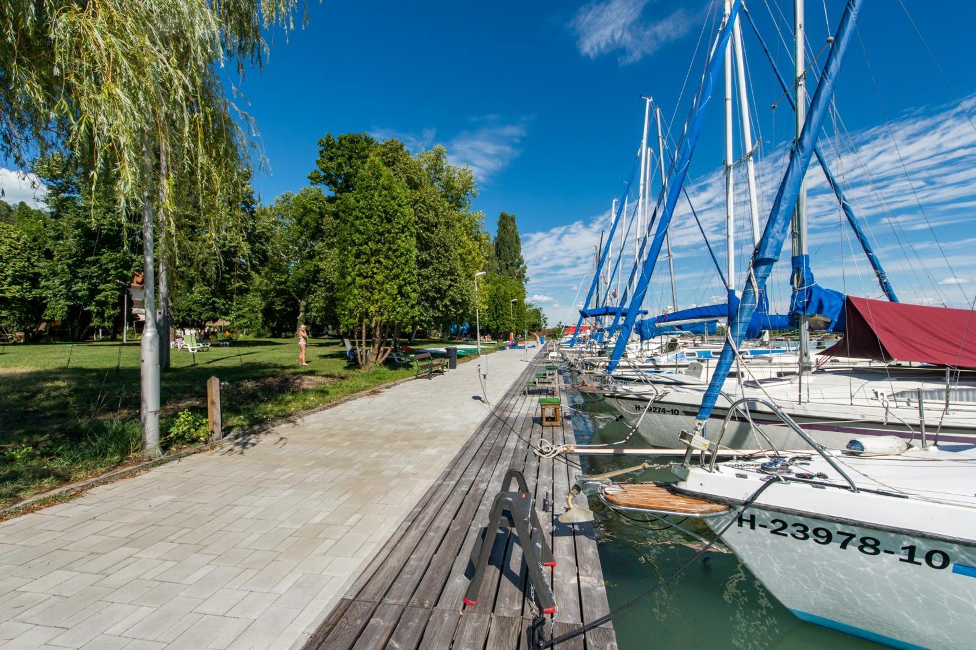 Tihany Yacht Club Exterior photo