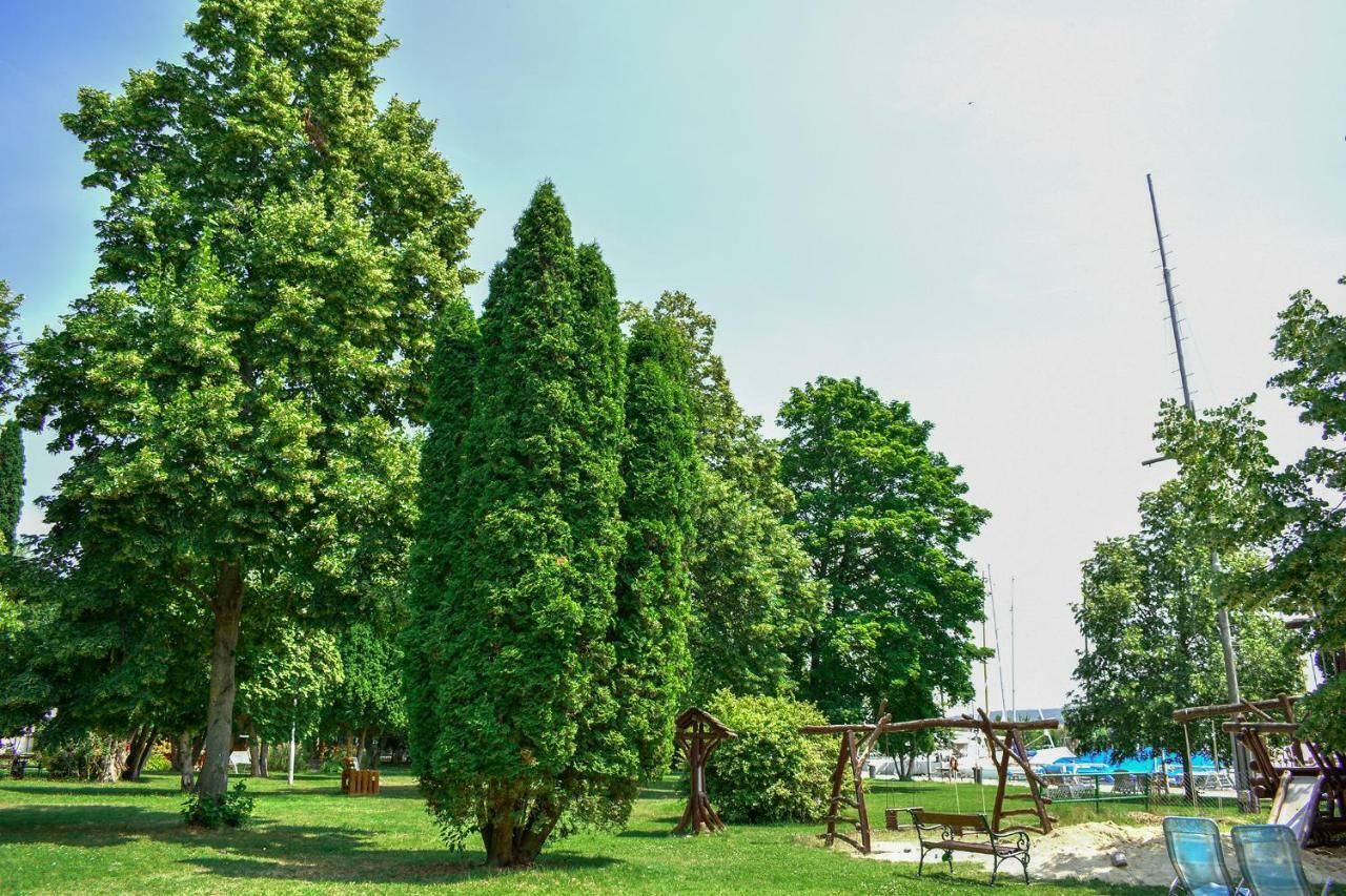 Tihany Yacht Club Exterior photo